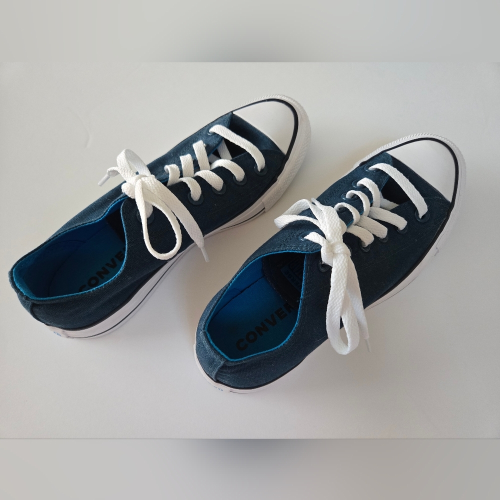 Converse Turquoise Low Top sneakers 7.5 Women's 5.5 Men's